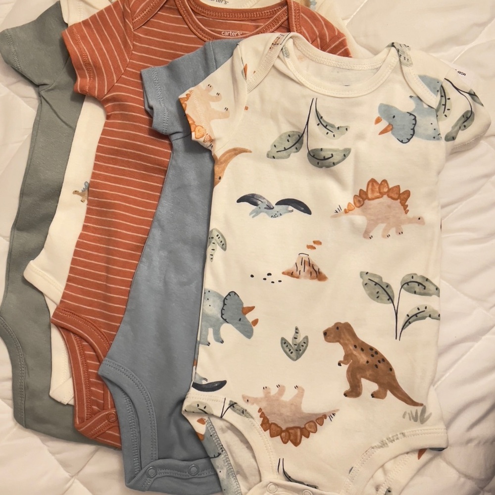 Carters Baby Boys Dinosaur & Striped Kids Onesie 3sets, each set has 5 pieces.